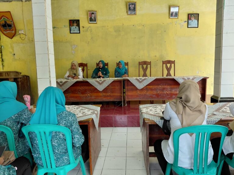 KEGIATAN PEMBINAAN PKK DI DESA BODAS