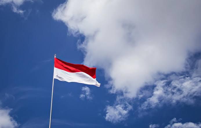 AYO KIBARKAN BENDERA MERAH PUTIH